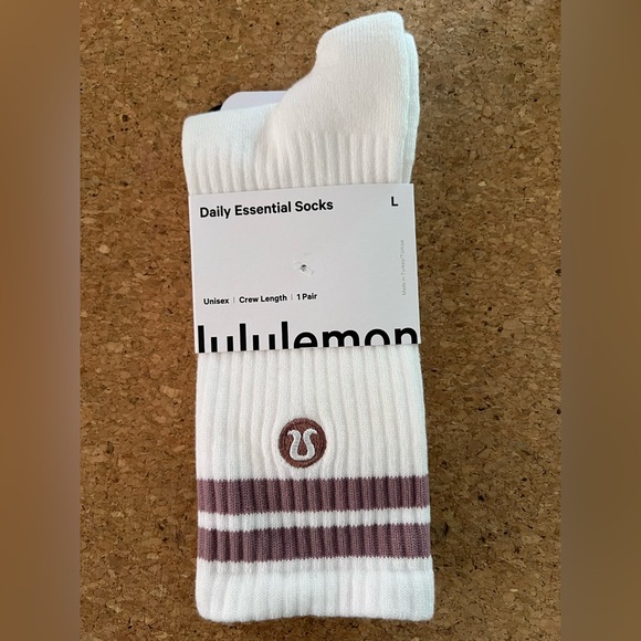 lululemon athletica White and Lavender Size Large Crew Socks WHT/LVLX - Picture 1 of 5